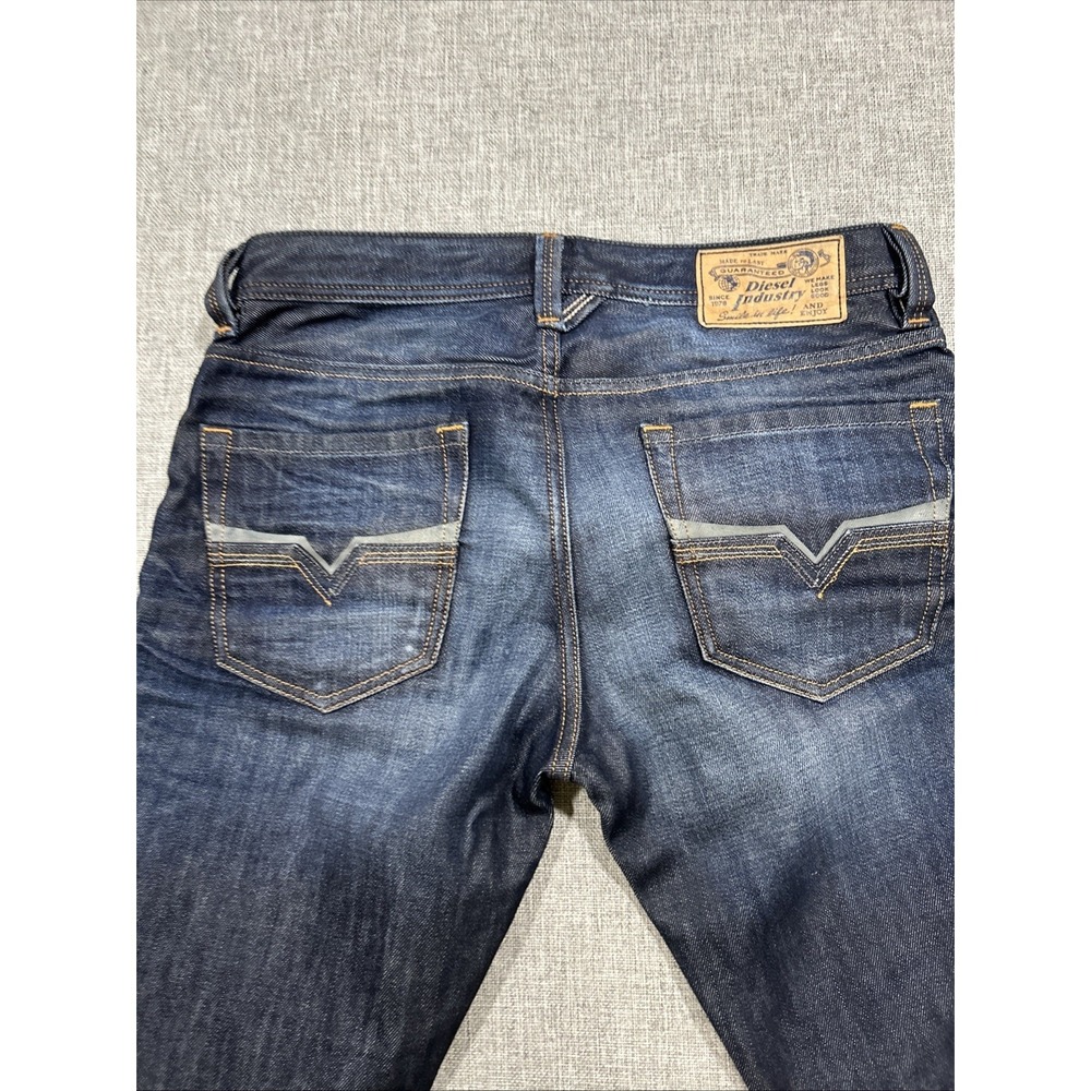 Diesel Larkee Jeans Mens 31x32 Relaxed Button Fly Romania 0073N Straight Denim - Picture 16 of 16